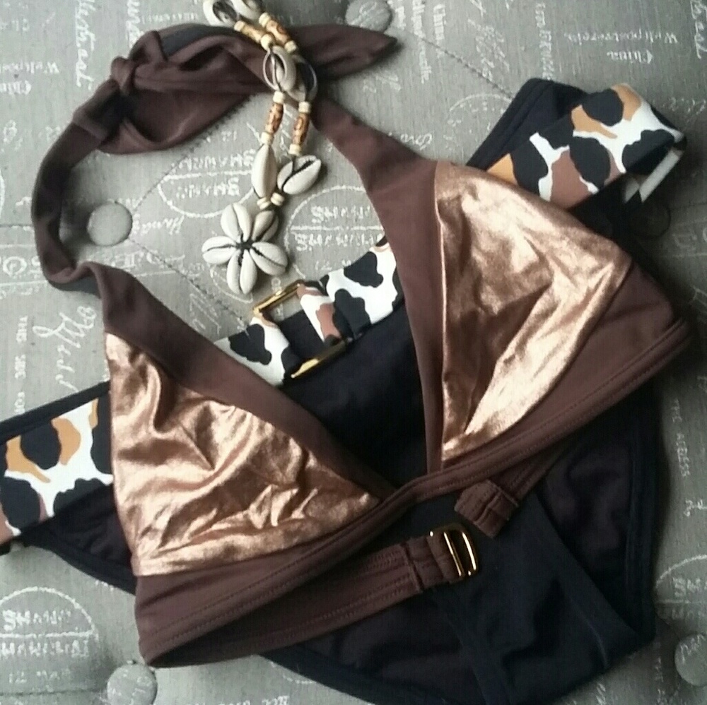 👄 2 Victoria Secret Bikini Sets